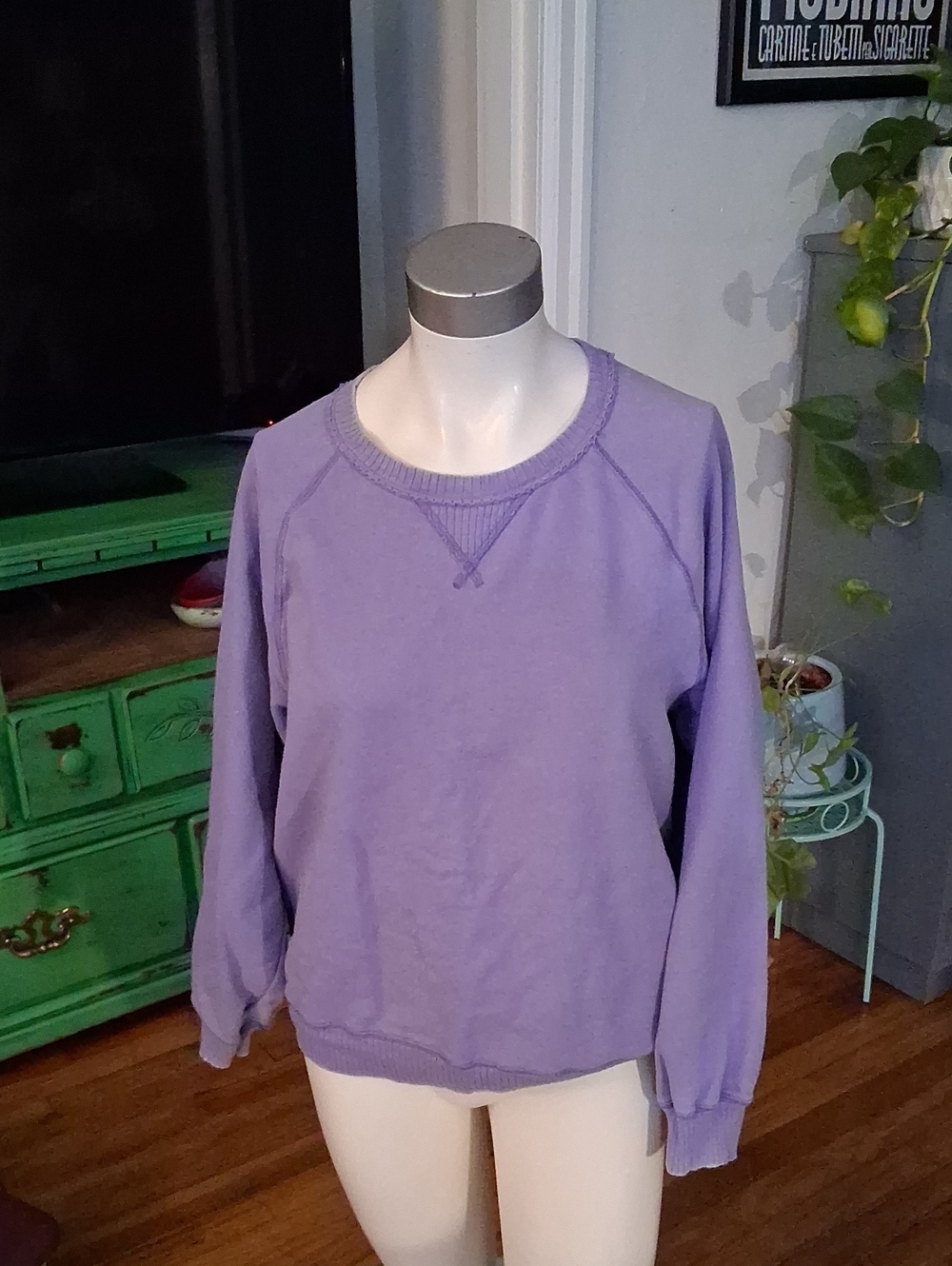 American Eagle Outfitters Lavender Crewneck Sweatshirt